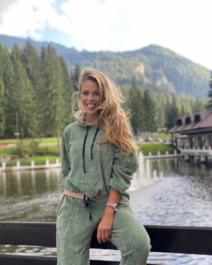 Image post by @roxananemes on Instagram