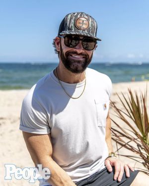 Image post by @DylanScottCntry on Twitter