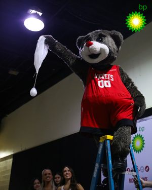 Image post by @rocketsgiveback on Instagram