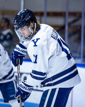 Image post by @yalemhockey on Instagram