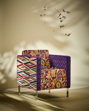 Image post by @neocon_shows on Instagram