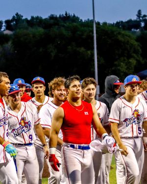 Image post by @hottotsbaseball on Instagram