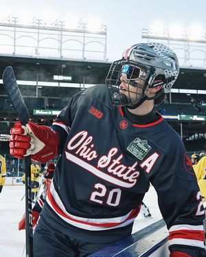 Image post by @everythingcollegehockey on Instagram