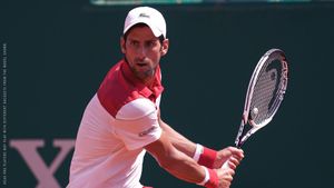Image post by @head_tennis on Twitter