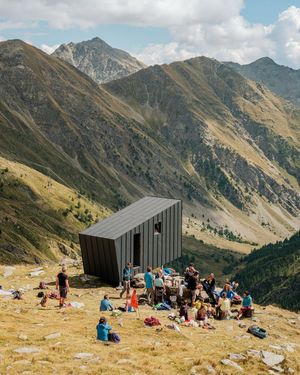 Image post by @dwellmagazine on Instagram