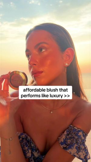 Video post by @anyaweitz on TikTok