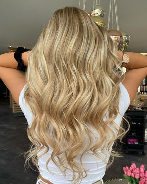 Image post by @enjoyhairstyling.aalen on Instagram