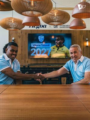 Image post by @avironrugbypro on Instagram