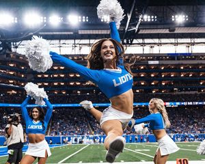 Image post by @detlionscheerleaders on Instagram