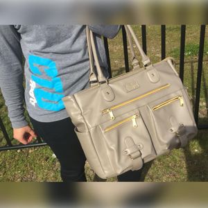 Image post by @_zoekahn_ on Instagram