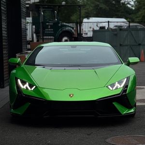 Image post by @lambogreenwich on Instagram