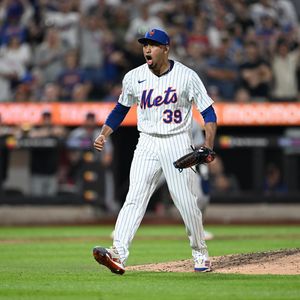 Image post by @losmets on Instagram