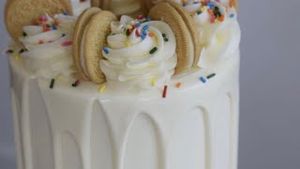 Video post by @theblondewhobakes on YouTube