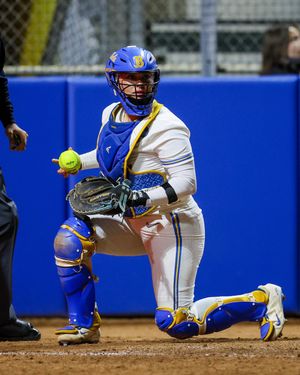 Image post by @uclasoftball on Instagram