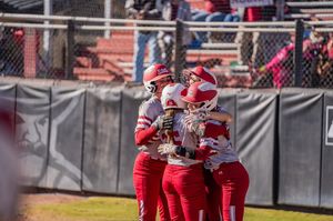 Image post by @izzypalmisanophotography on Instagram