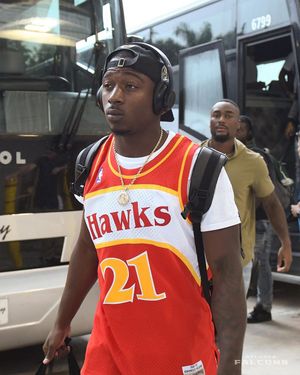 Image post by @falconsfits on Instagram