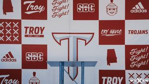 Video post by @TroyTrojansFB on Twitter