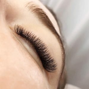 Image post by @joylashstylist on Instagram