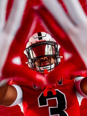Image post by @uiw_football on Instagram