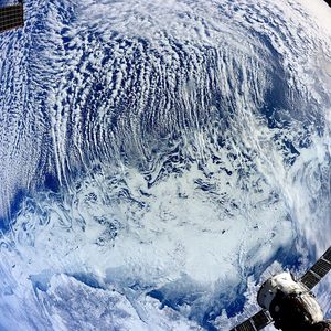 Image post by @iss on Instagram