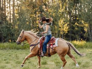 Image post by @cowgirlmagazine on Instagram