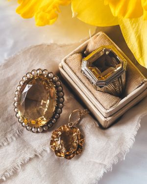 Image post by @maejeanvintage on Instagram