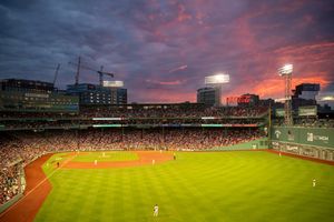 Image post by @fenwaypark on Twitter