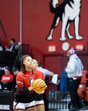 Image post by @gonuwbasketball on Instagram