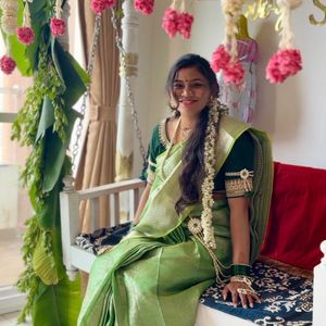 Image post by @poojaglamguide on Instagram
