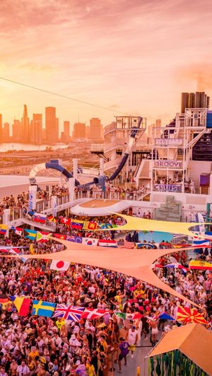 Video post by @groovecruise on Instagram