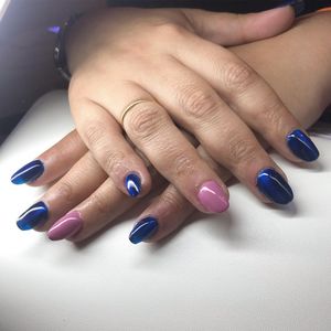 Image post by @nestanails on Instagram