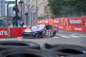 Image post by @bradperezracing on Twitter