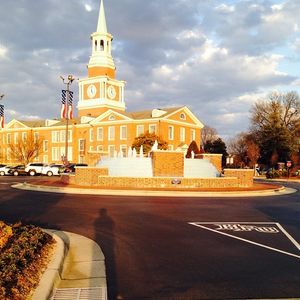Image post by @hpuwlax on Instagram