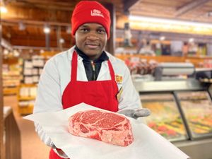 Image post by @stewleonards on Instagram