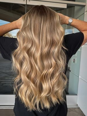 Image post by @dangerjonesbalayage on Instagram
