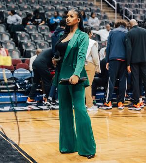 Image post by @taylorrooks on Instagram