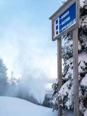 Image post by @mountsunapeeresort on Facebook