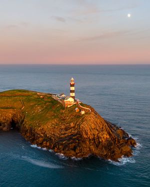 Image post by @thewildatlanticway on Instagram
