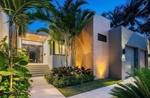 Image post by @ranarealtymiami on Instagram