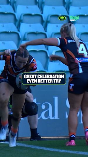 Video post by @foxleague on Instagram