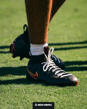 Image post by @uscfb on Instagram
