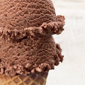 Image post by @friendlys on Instagram