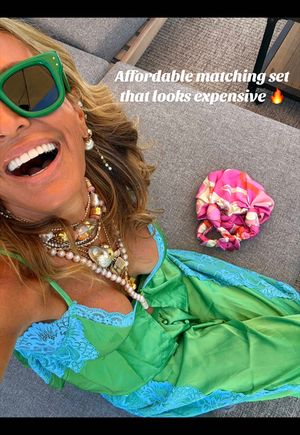 Video post by @shop.with.caroline on TikTok