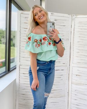 Image post by @shopfillyflair on Instagram