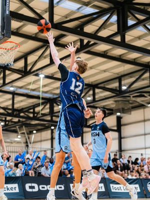 Image post by @basketball_vic on Instagram
