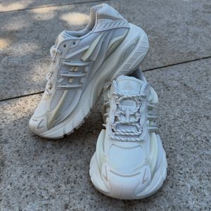 Image post by @footshop_bucharest on Instagram