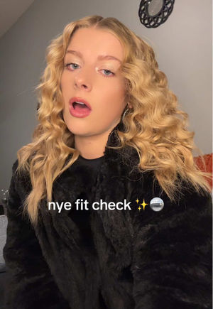 Video post by @notsocooljules on TikTok