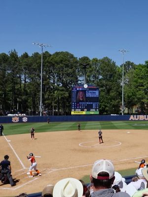 Image post by @auburnsoftball on Instagram