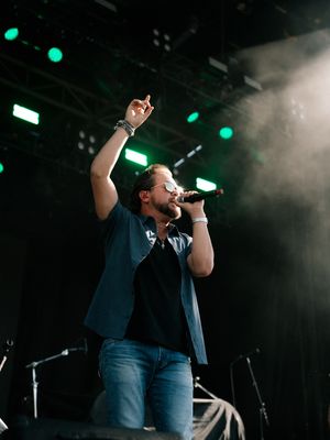 Image post by @eliyoungband on Instagram