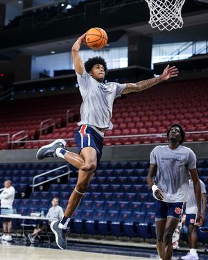 Image post by @auburnmbb on Instagram